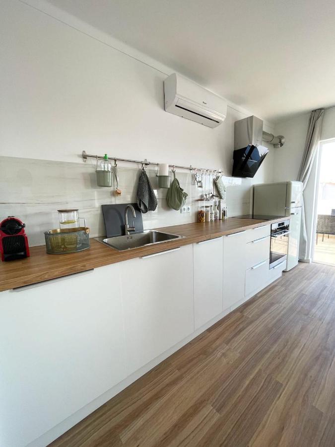 Sun Waves Beach Apartment Portimão Exterior photo
